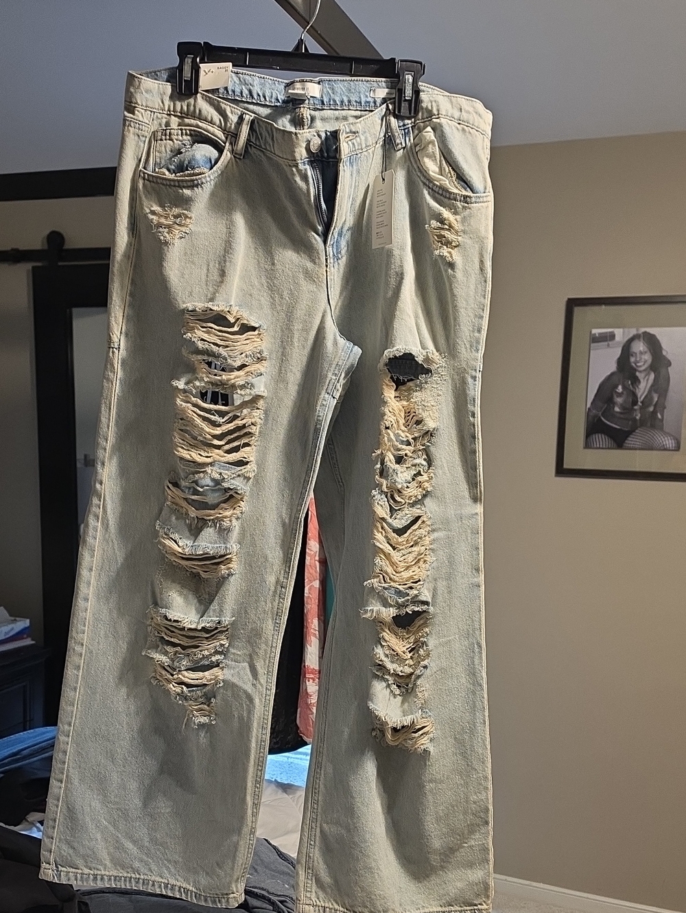 NWT Forever 21 Light Wash Extreme Distressed Ripped Boyfriend Jeans